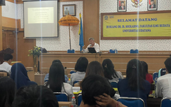Vortrag vor Studierenden der Universität Bali, Peter-Erwin Jansen, M.A.