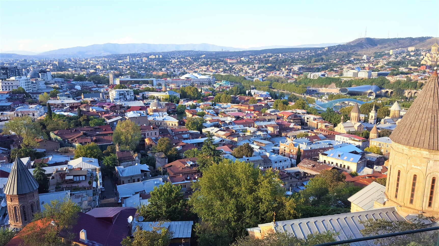 Hauptsatdt Tbilisi von oben