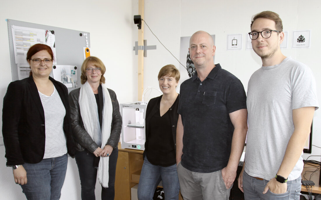 Gruppenbild vom Besuch des Fachbereichs