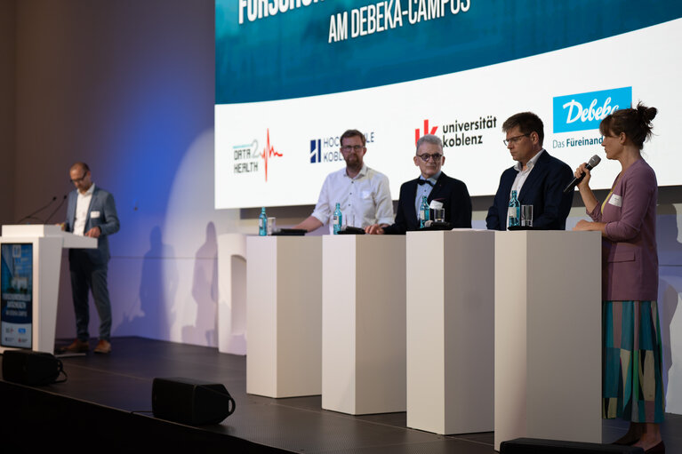 Ministerialdirektorin Katharina Heil nahm an der Abendveranstaltung bei der Debeka an der dortigen Podiumsdiskussion zur datengetriebenen Gesundheit teil