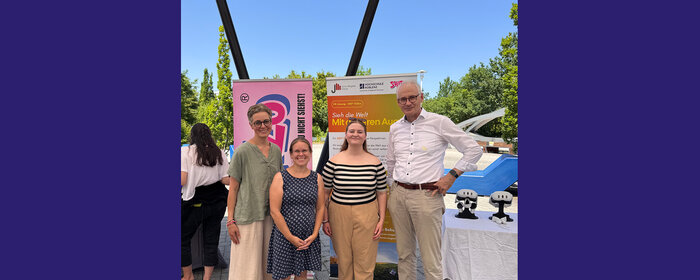 Prof. Dr. Karl Stoffel, Präsident der Hochschule Koblenz, besuchte die Immersive Lunch Break des Projekts „Weitblick in der Sozialen Arbeit“ mit Katharina Schuck, Joke Volkmer und Prof. Dr. Miriam Baghai-Thordsen
