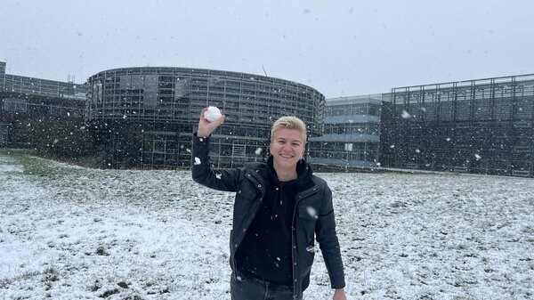 Rozana Bela enjoying the snow on campus
