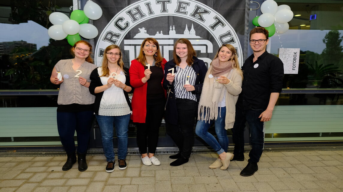 Gruppenfoto von Alumnis