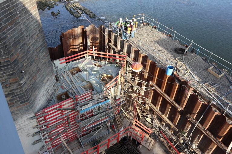 Exkursion zur Baustelle an der Staustufe in Koblenz