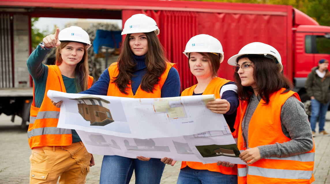 Bauingenieure auf der Baustelle