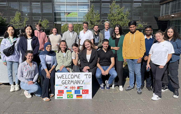 Gruppenfoto ERASMUS-Studierende am RheinAhrCampus in Remagen