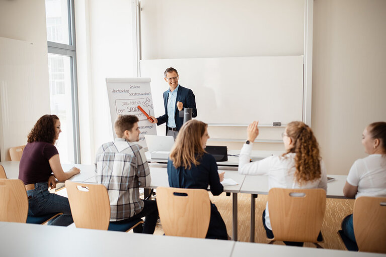 Vorlesung Prof. Dr. Mazurkiewicz Sportmanagement