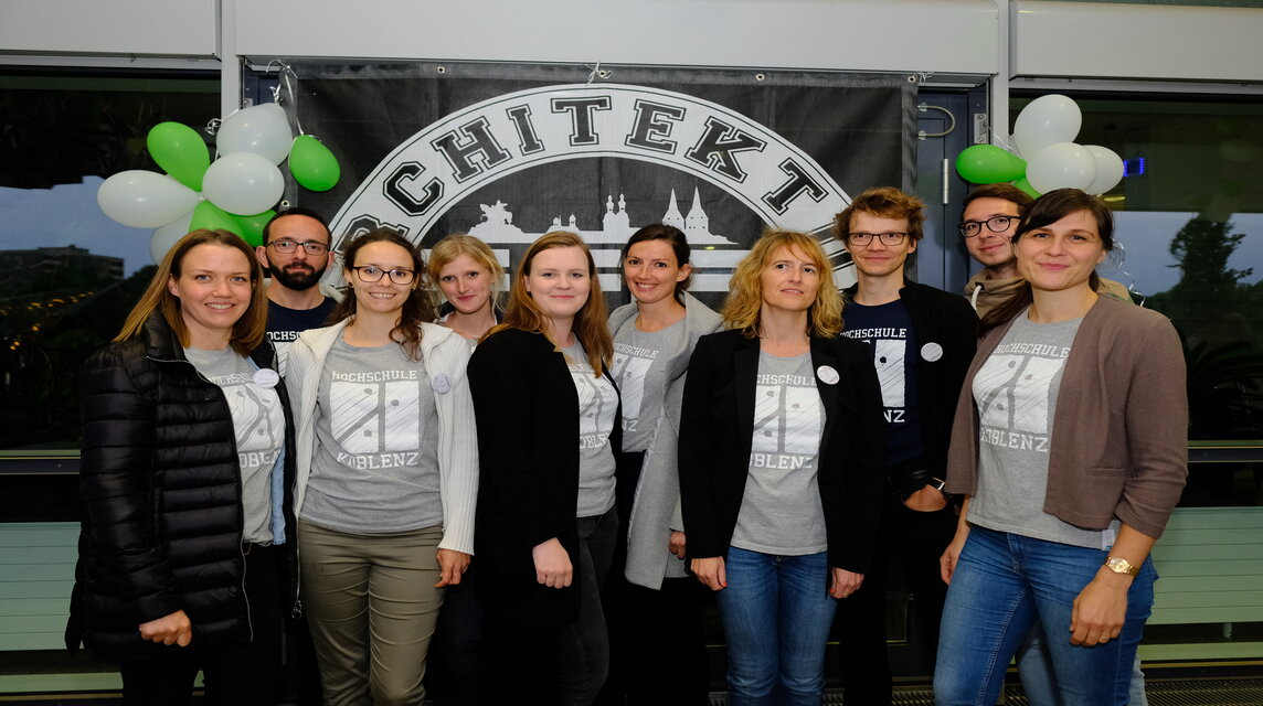 Gruppenfoto von Alumnis