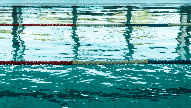 Schwimmbecken