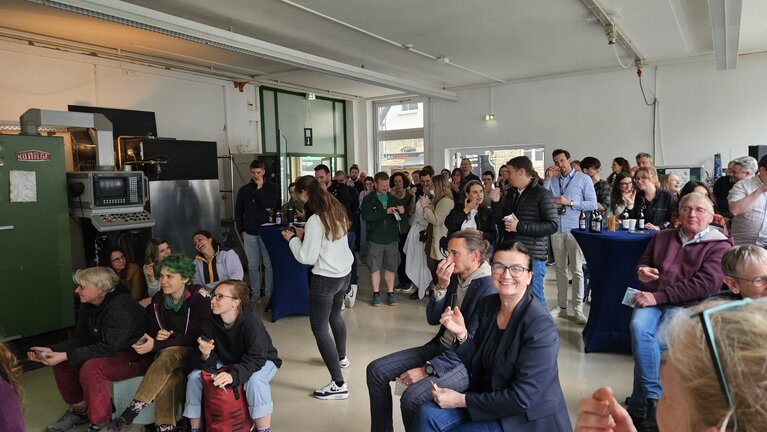 Interessierte Gäste beim ersten Science Slam am Campus Höhr-Grenzhausen