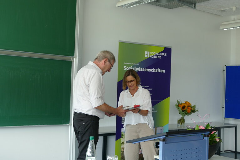 Geschenkübergabe