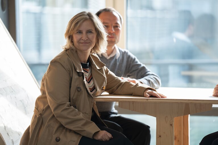 Ministerin Katrin Eder
