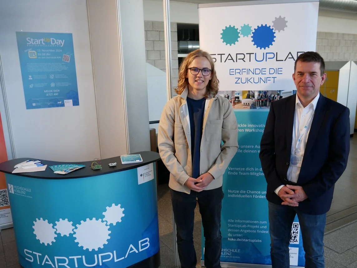 16-jähriger absolviert 3-monatiges Praktikum im StartUpLab der Hochschule Koblenz