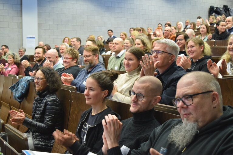 Teilnehmerinnen und Teilnehmer des Workshops im Audimax.