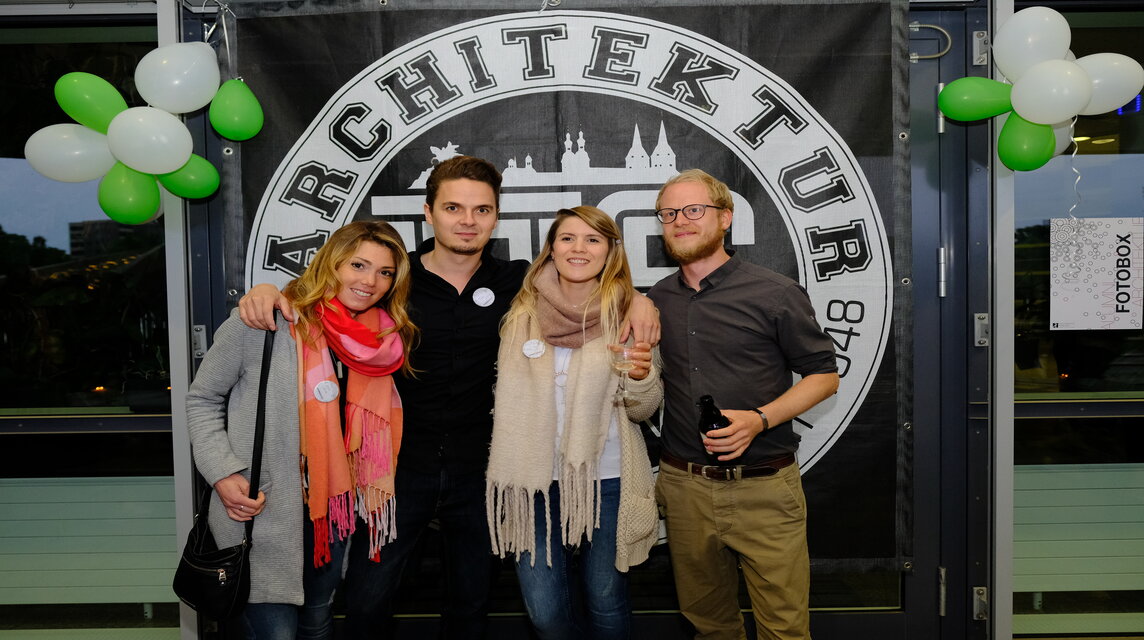 Gruppenfoto von Alumnis