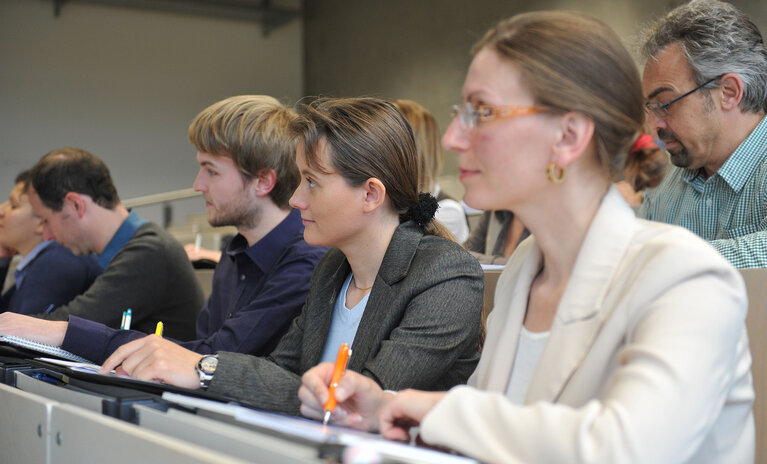 Zeit für Veränderungen: Weiterentwicklungen im MBA-Fernstudienprogramm