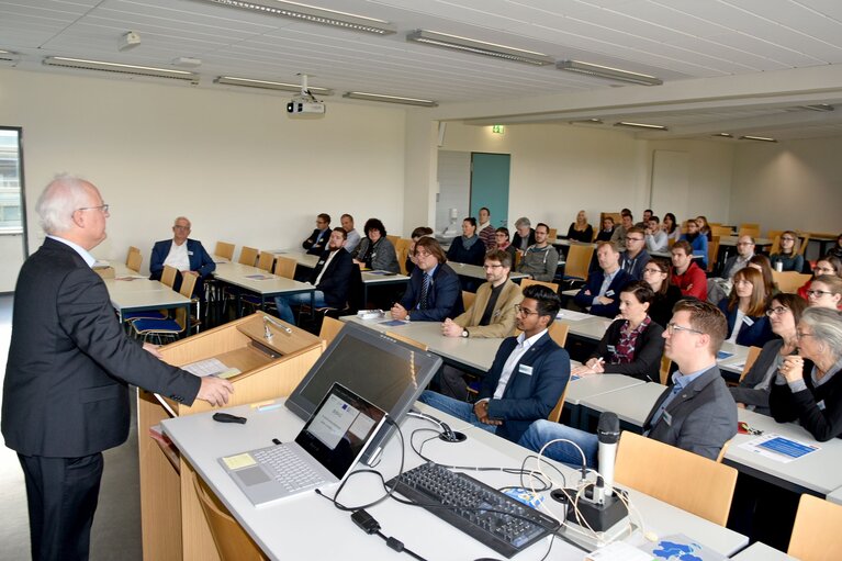 Hochschule Koblenz: bauen-kunst-werkstoffe lud zum Tag der ...