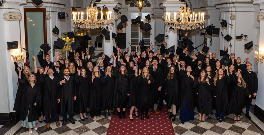 Gruppenbild MBA-Absolventenball 2024