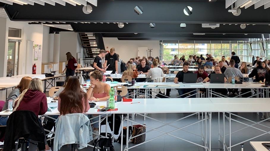 Zur Seite des Kick-off Camps Architektur