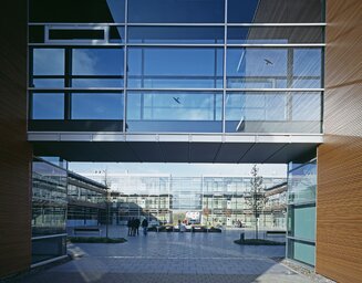 RheinAhrCampus entrance to courtyard