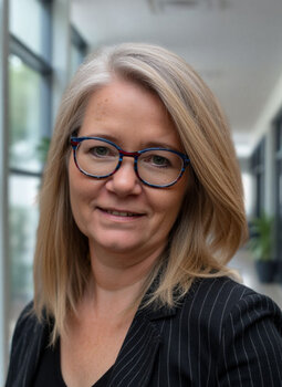  Sandra Schneeweiß