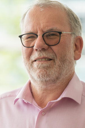 Prof. Dr. Lothar Kirschbauer