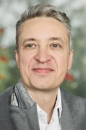  Peter Kretek