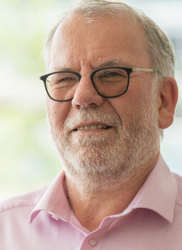 Prof. Dr. Lothar Kirschbauer